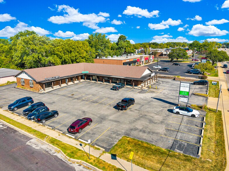 More Photos Of 4601 N University St, Peoria Unknown For Lease