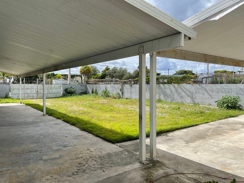 More Photos Of 5731 SW 23rd St, West Park Auto Repair For Lease