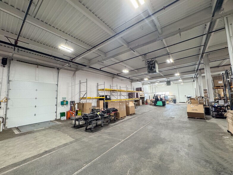 More Photos Of 221 South St, New Britain Unknown For Lease