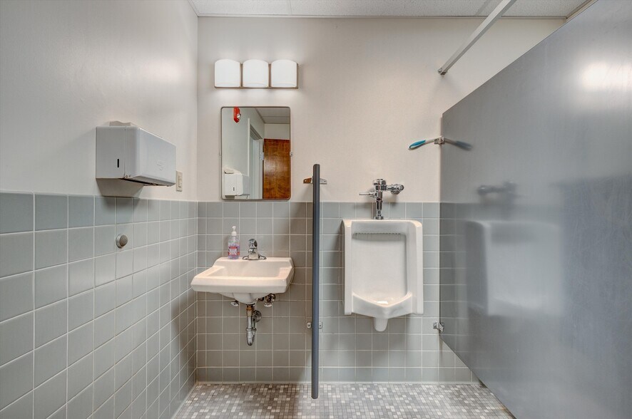 More Photos Of 207 N Main St, Boonsboro Office For Sale