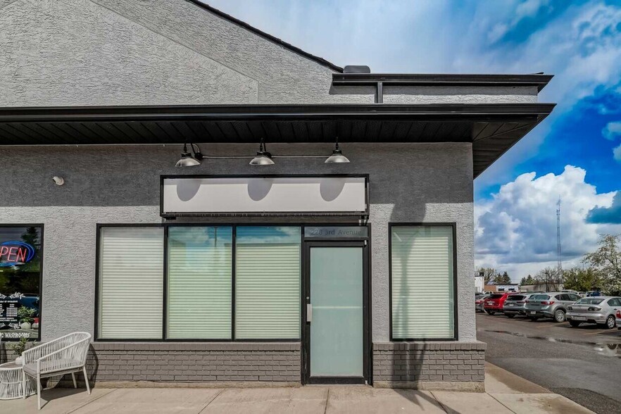 More Photos Of 232-244 3rd Ave, Strathmore Storefront For Sale