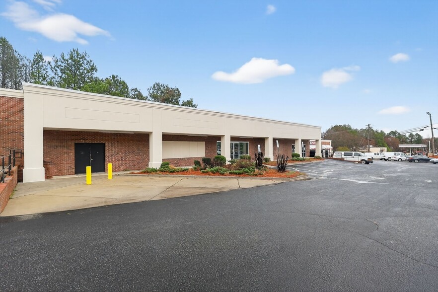 More Photos Of 495 Warren C Coleman Blvd, Concord Storefront For Lease