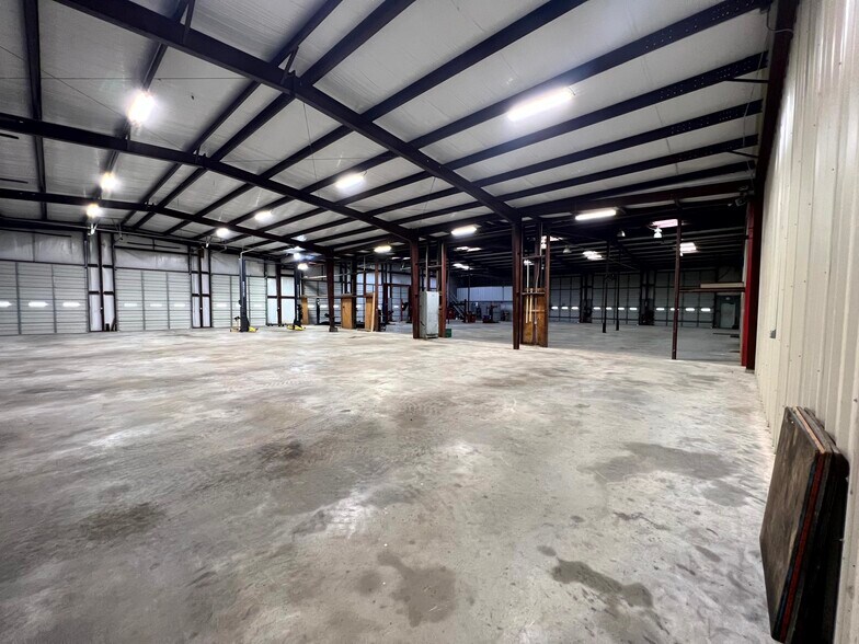 More Photos Of 744 FM 609, La Grange Service For Lease