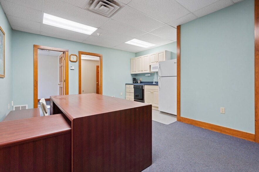 More Photos Of 41 Liberty Hill Rd, Henniker Medical For Sale