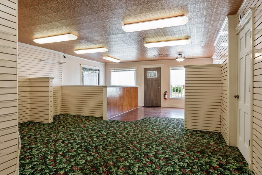 More Photos Of 1321 W Court St, Janesville Apartments For Sale