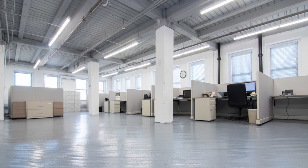 More Photos Of 728 E 136th St, Bronx Manufacturing For Lease