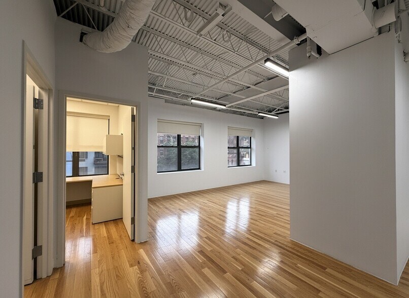 More Photos Of 101 Broadway, Brooklyn Office For Lease
