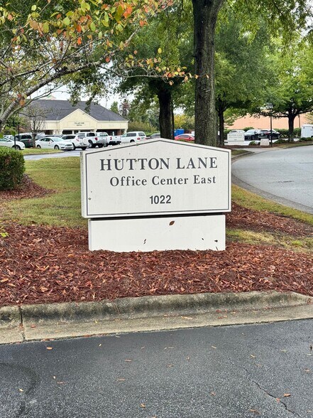 Primary Photo Of 1022 Hutton Ln, High Point Office For Sale