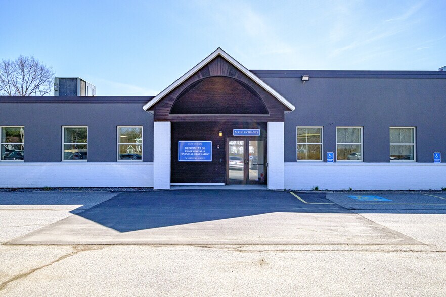 More Photos Of 76 Northern Ave, Gardiner Office For Sale