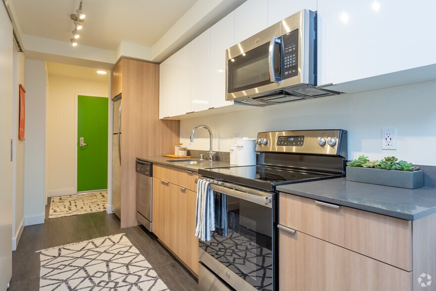 More Photos Of 718 Rainier Ave S, Seattle Apartments For Lease