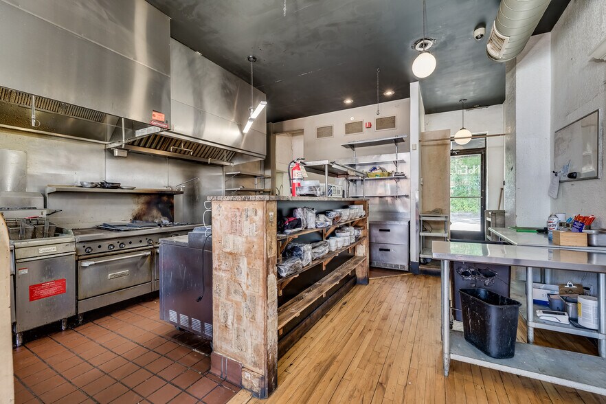 More Photos Of 2201-2205 44th Ave N, Minneapolis Restaurant For Sale