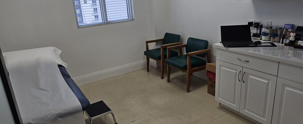 More Photos Of 3850 Bird Rd, Miami Office For Sale