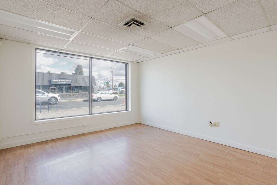 More Photos Of 999 NE 2nd St, Bend Freestanding For Lease