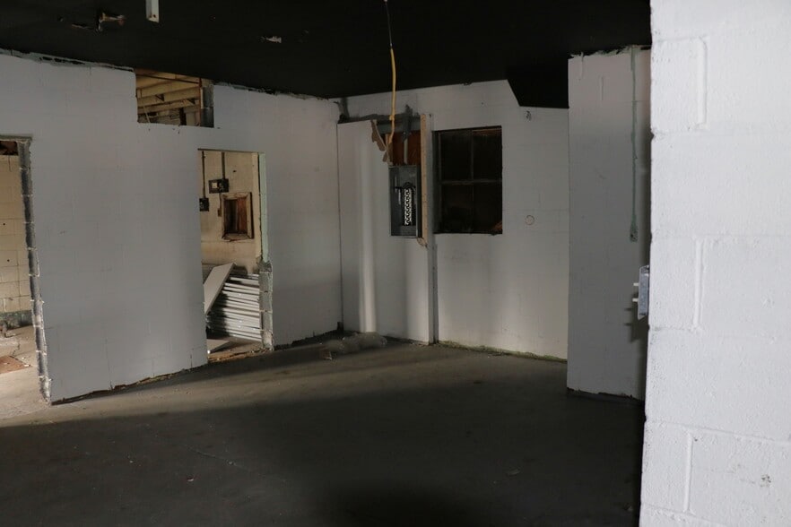 More Photos Of 700 N Hanover St, Carlisle Freestanding For Sale