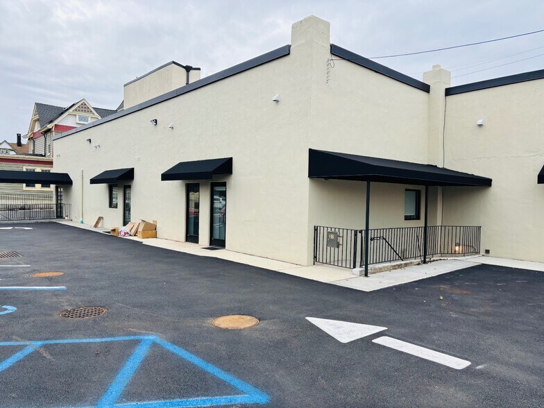 More Photos Of 39 Glen Head Rd, Glen Head Office For Lease