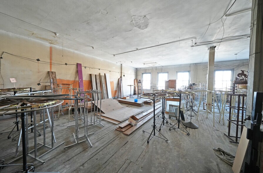 More Photos Of 24 S 1st St, Yakima Freestanding For Sale