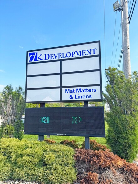 More Photos Of 10018 N State Road 1, Ossian Storefront For Lease