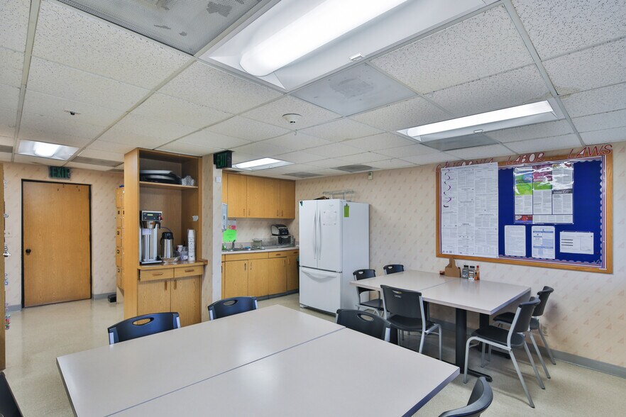 More Photos Of 14914 Sherman Way, Van Nuys Medical For Sale