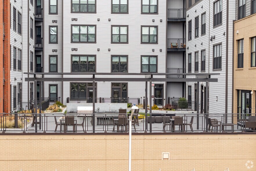More Photos Of 125 Clifford St, Providence Apartments For Lease