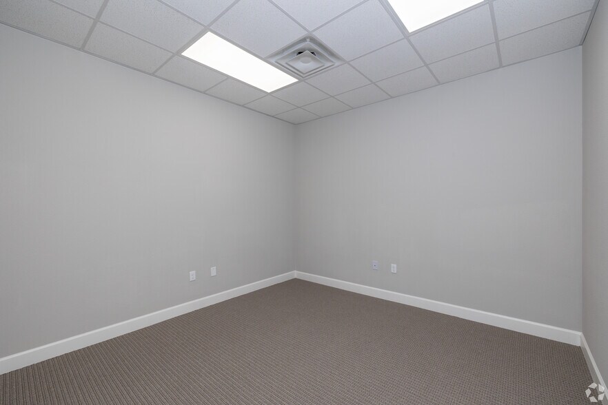 More Photos Of 26717 Westheimer Pky, Katy Medical For Sale