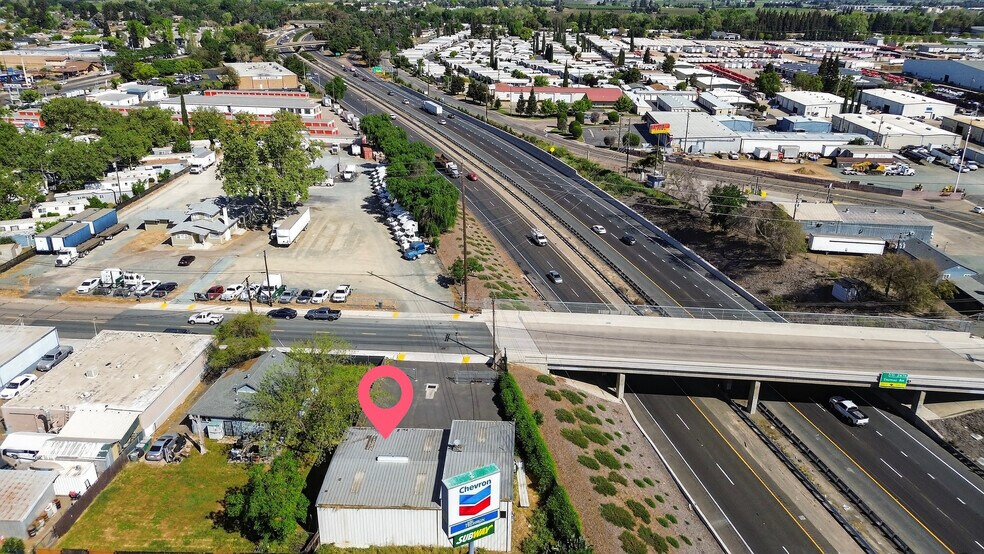 More Photos Of 652 E Lockeford St, Lodi Auto Repair For Sale