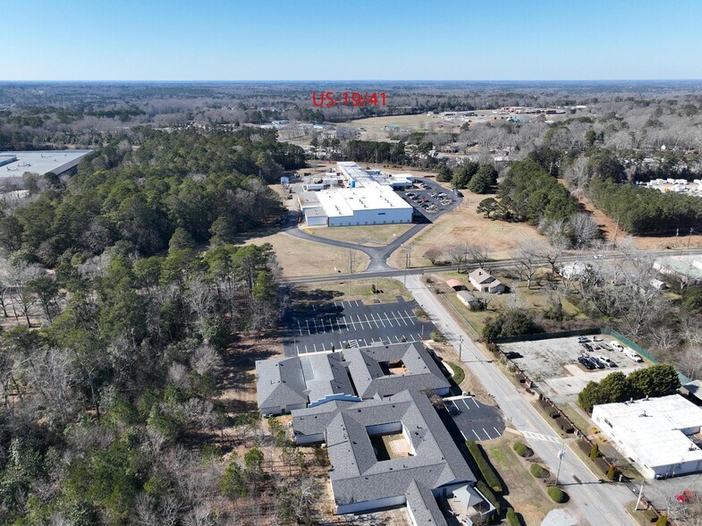 More Photos Of 1016 Everee Inn Rd, Griffin Business Park For Sale