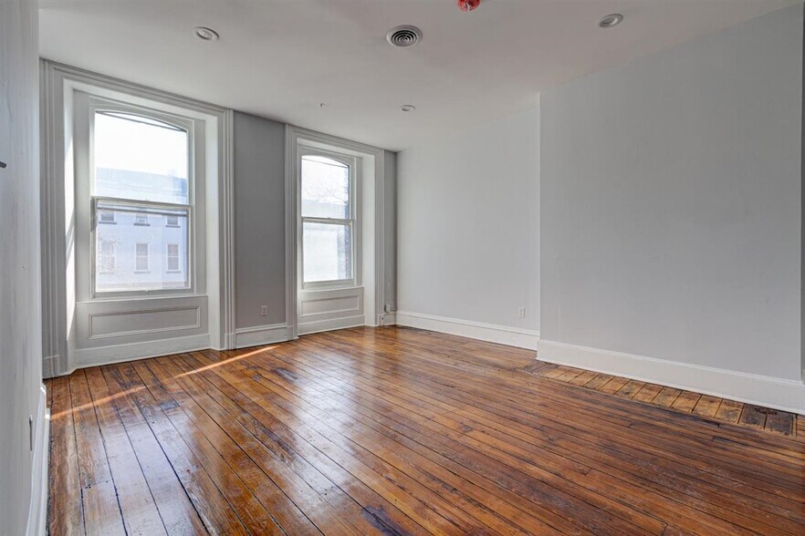 More Photos Of 2116 N Charles St, Baltimore Apartments For Sale