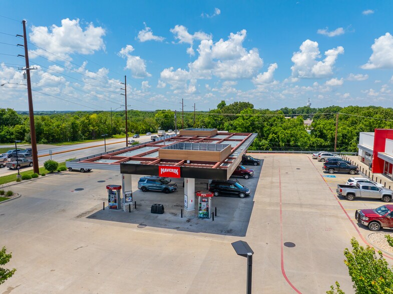 More Photos Of 305 W South St, Ozark Convenience Store For Sale