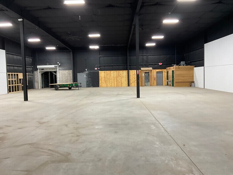 More Photos Of 1031 Appleton Rd, Menasha Industrial For Lease