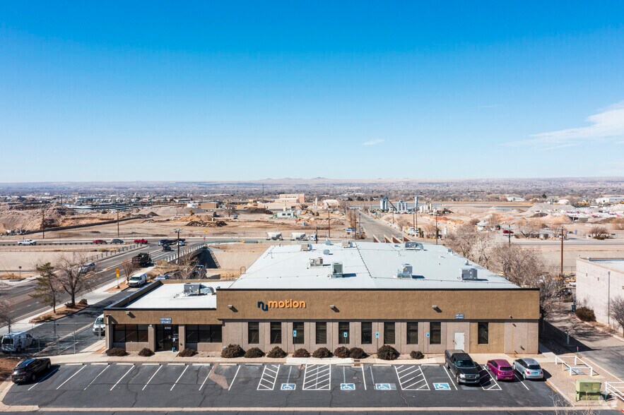 More Photos Of 5741 Midway Park Pl NE, Albuquerque Flex For Lease