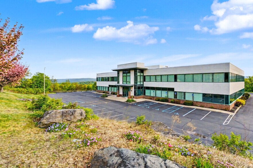 Primary Photo Of 72 Glenmaura National Blvd, Moosic Office For Lease