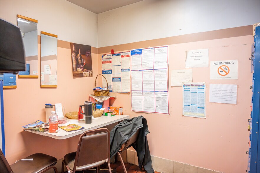 More Photos Of 532 Gateway Ave, Mauston Restaurant For Sale