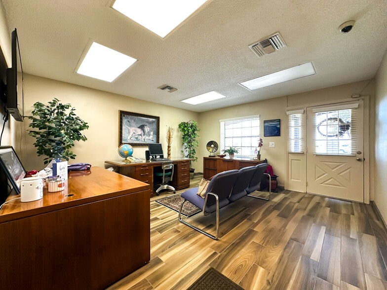 More Photos Of 3231 Drane Field Rd, Lakeland Industrial For Lease