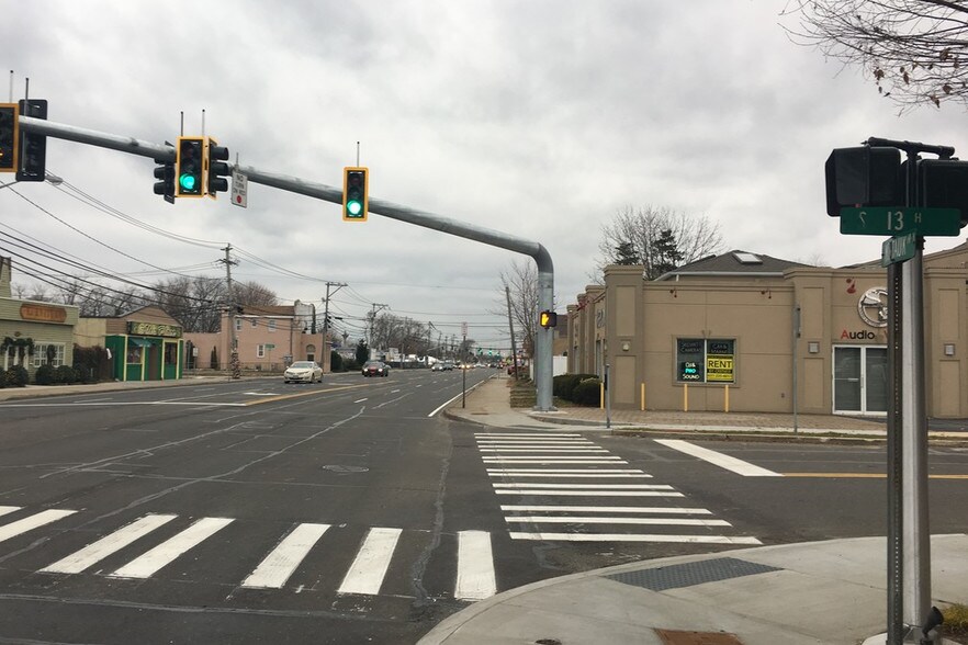 More Photos Of 620 W Montauk Hwy, Lindenhurst Freestanding For Sale