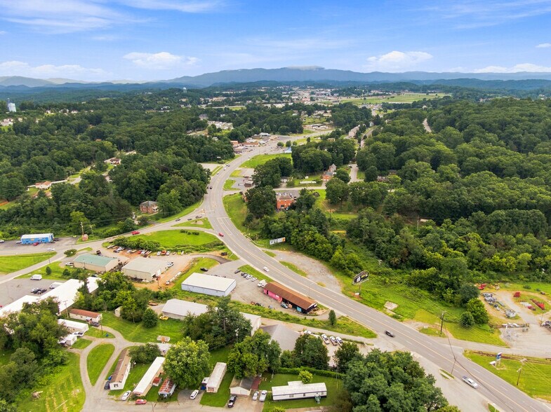 More Photos Of 890 Roanoke St, Christiansburg Warehouse For Lease