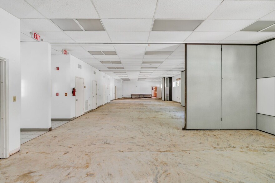 More Photos Of 14 125th Street Gulf, Marathon Office Residential For Sale