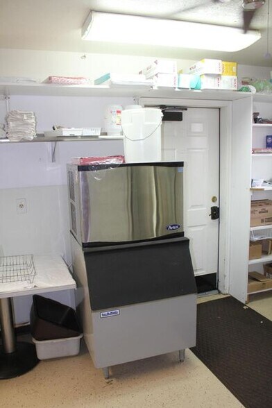 More Photos Of 339 S Highway 89, Circleville Hotel For Sale