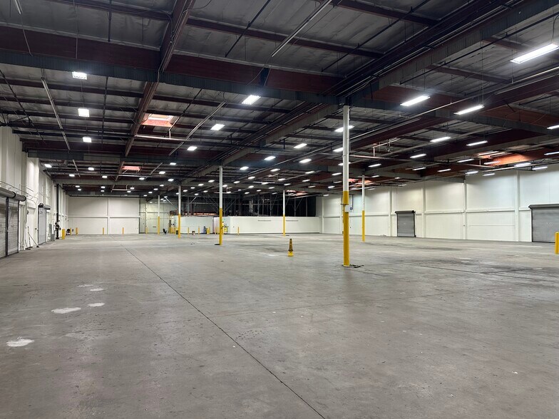 More Photos Of 7925 Crossway Dr, Pico Rivera Warehouse For Lease