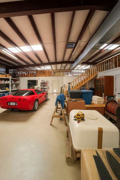 More Photos Of 3923 E Southcross Blvd, San Antonio Warehouse For Sale