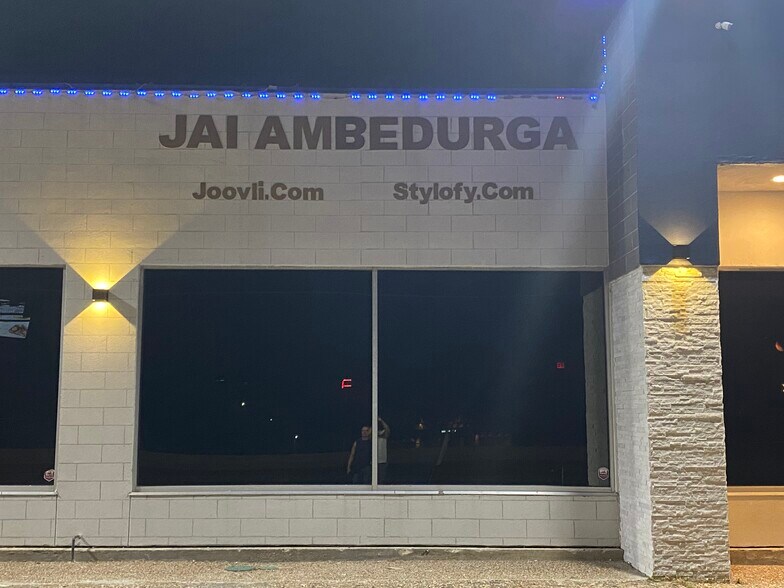 Primary Photo Of 1600 N Interstate 35 E, Lancaster Storefront Retail Office For Lease