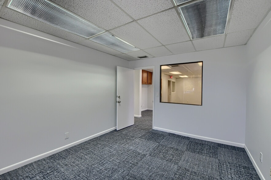 More Photos Of 1300 N Federal Hwy, Boca Raton Medical For Sale