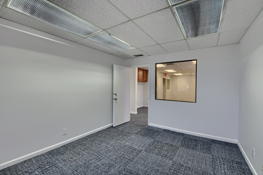 More Photos Of 1300 N Federal Hwy, Boca Raton Medical For Sale