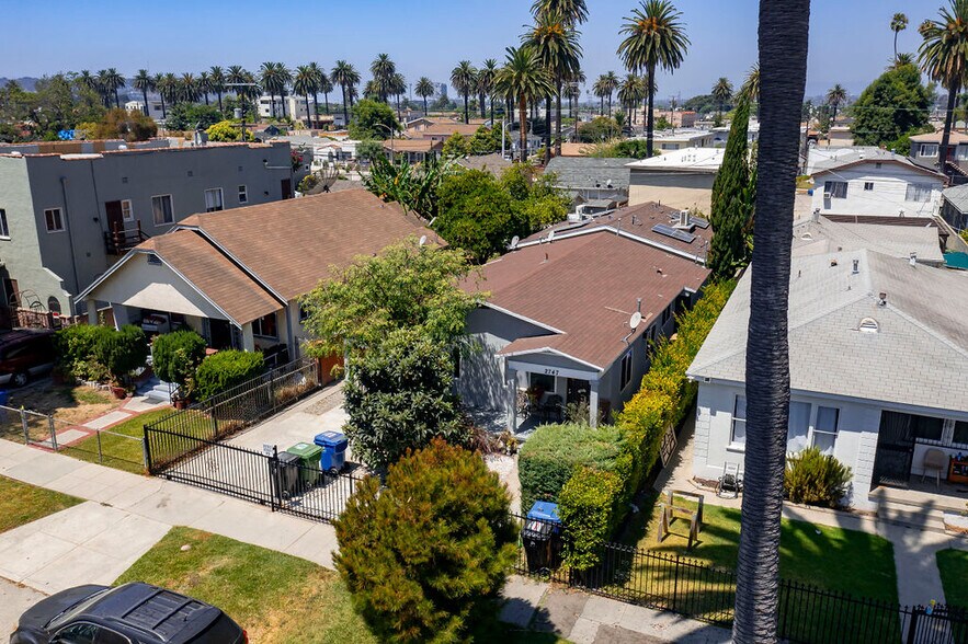More Photos Of 2749 S Mansfield Ave, Los Angeles Apartments For Sale