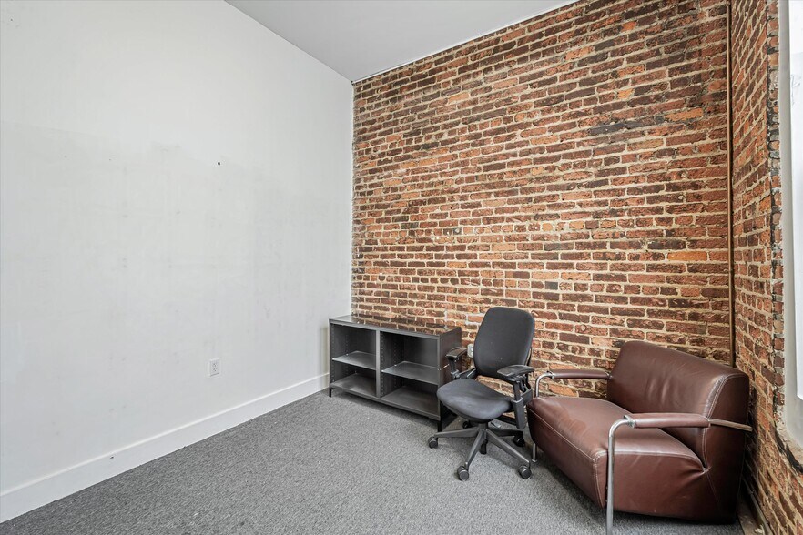 More Photos Of 34-38 Mason St, San Francisco Loft Creative Space For Sale