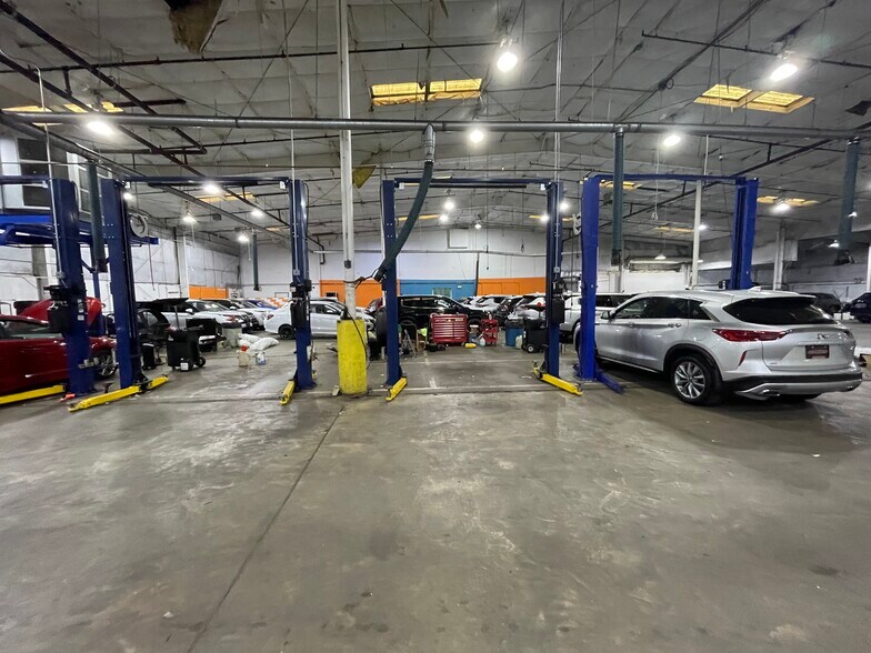 More Photos Of 9075-9125 Antique Way, Manassas Warehouse For Lease
