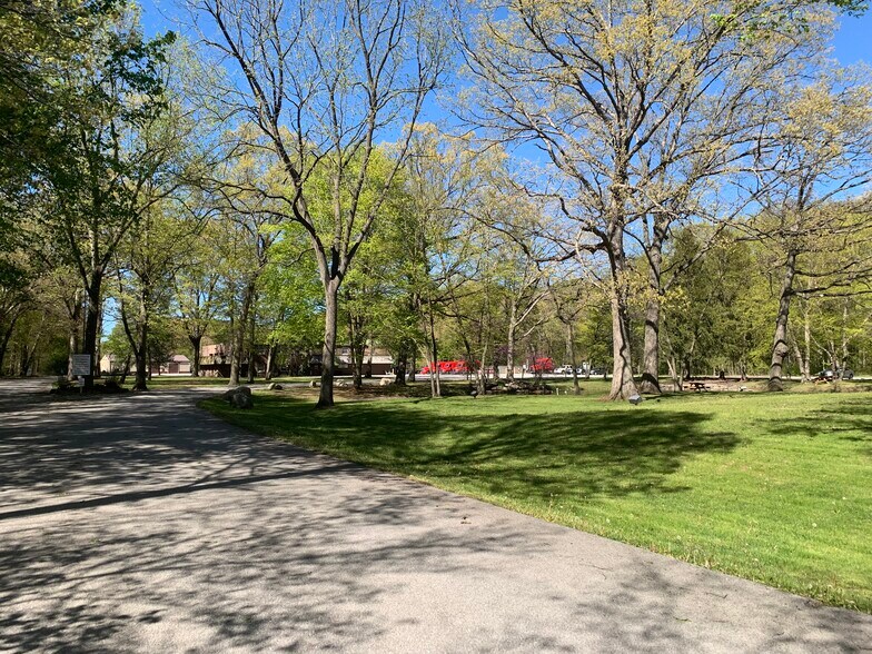 More Photos Of 1111 US Highway 20, Michigan City Truck Terminal For Lease