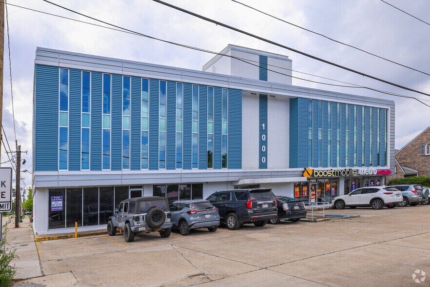 Primary Photo Of 1000 Veterans Memorial Blvd, Metairie Bank For Lease
