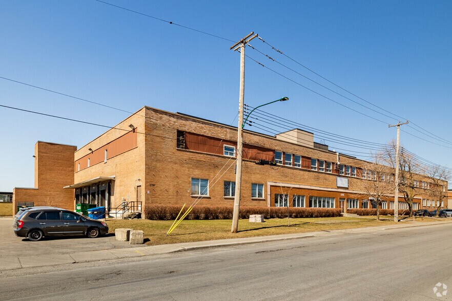 More Photos Of 5785 Rue Paré, Mt Royal Warehouse For Lease