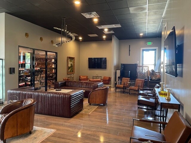 More Photos Of 190 W Main Ave, Gastonia Bar For Lease