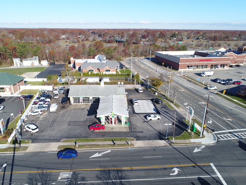 Primary Photo Of 741 Montauk Hwy, Shirley Service Station For Sale